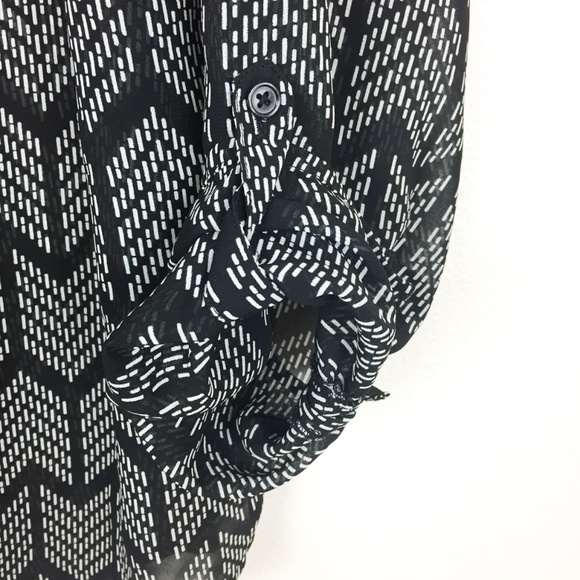 Maurices Long Sleeve Patterned Blouse Top 20/22 - Picture 3 of 7